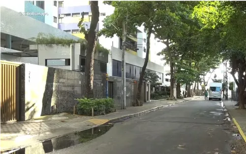 
          Imagem ilustrativa da imagem Homem é caçado e morto a tiros após briga de mulheres em Boa Viagem, no Recife
          