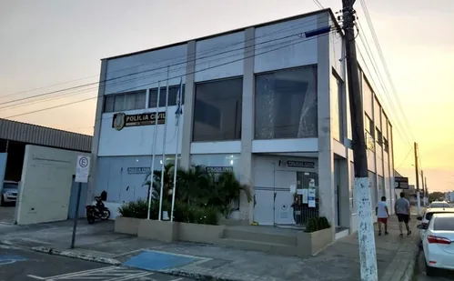 
          Imagem ilustrativa da imagem Homens são presos suspeitos de estuprar jovem durante confraternização em Linhares
          