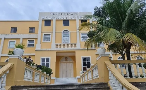 
          Imagem ilustrativa da imagem Hospital usa poesia para ajudar pacientes a enfrentar o câncer
          