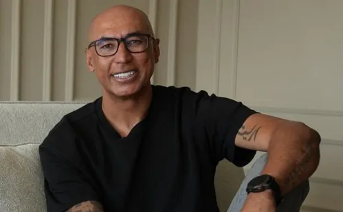 
          Imagem ilustrativa da imagem Ídolo do Benfica, Luisão sofre racismo ao defender Vini Jr
          