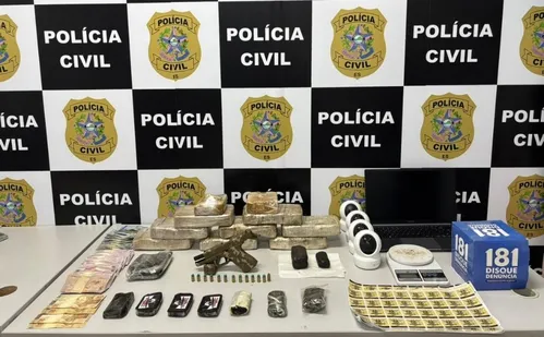 
          Imagem ilustrativa da imagem Imóvel usado como depósito de drogas em Manguinhos é alvo de operação
          