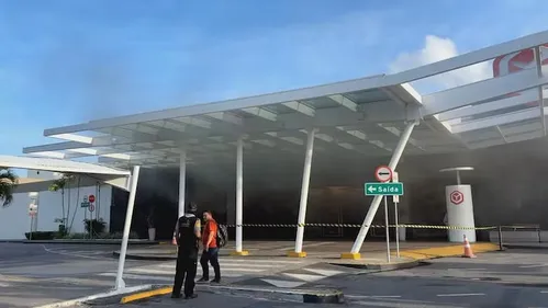 
          Imagem ilustrativa da imagem Incêndio atinge loja no Shopping Recife
          