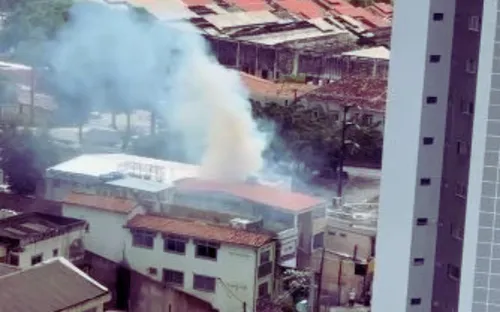
          Imagem ilustrativa da imagem Incêndio atinge restaurante na Torre e deixa dois feridos
          