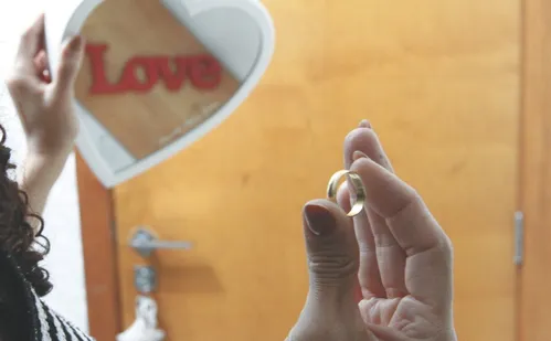 
          Imagem ilustrativa da imagem “Infidelidade financeira” está entre os principais motivos de divórcio
          