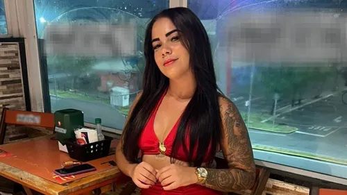 
          Imagem ilustrativa da imagem Influenciadora digital é assassinada a facadas durante bloco no Recife
          