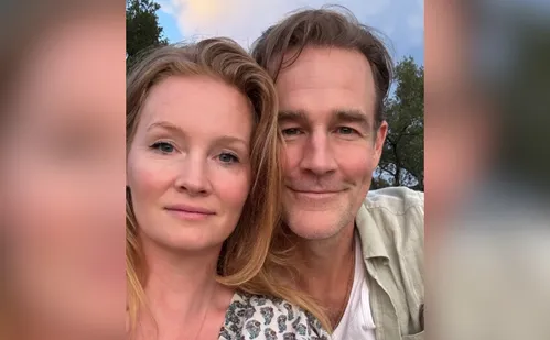
          Imagem ilustrativa da imagem James Van Der Beek renovou votos de casamento com a mulher dias antes de morrer
          