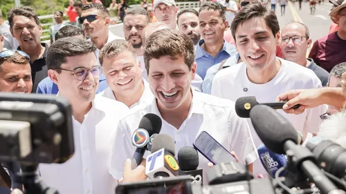 
          Imagem ilustrativa da imagem João Campos inaugura Ponte Júlia Santiago, a maior do tipo em 40 anos no Recife
          