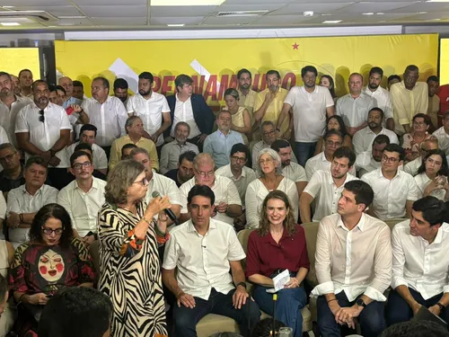 
          Imagem ilustrativa da imagem João Campos anuncia chapa ao Governo de PE com Marília Arraes e Humberto Costa
          