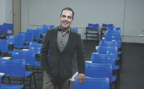 
          Imagem ilustrativa da imagem José Antonio Martinuzzo: "Na era da solidão, buscamos por parceiros perfeitos”
          