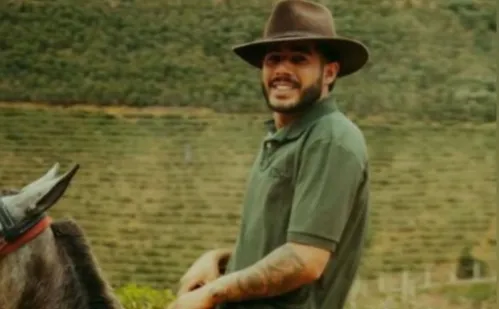 
          Imagem ilustrativa da imagem Jovem é morto a tiros em cima de cavalo a caminho de cavalgada em Ibatiba
          