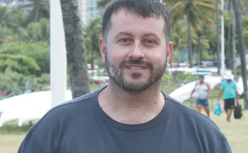 
          Imagem ilustrativa da imagem Jovens nas passarelas: eles sonham com Tóquio, Paris, Milão e Nova Iorque
          