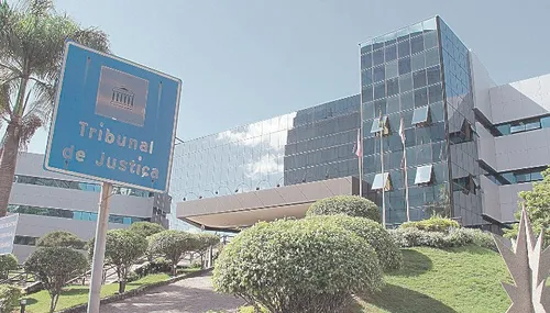 
          Imagem ilustrativa da imagem Juiz é aposentado compulsoriamente pelo TJ-ES
          