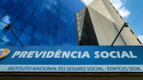 
          Imagem ilustrativa da imagem Justiça bloqueia bens de sindicato que tem irmão de Lula na vice-presidência
          