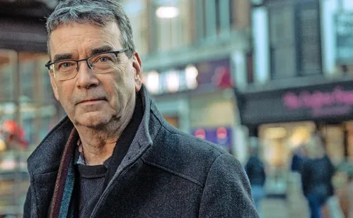 
          Imagem ilustrativa da imagem Livros da série “Slow Horses” estão à venda
          