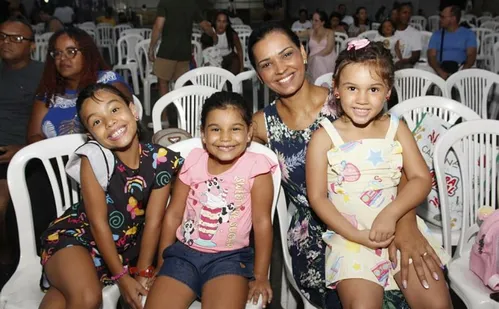 
          Imagem ilustrativa da imagem Louvor e emoção no Retiro de Carnaval Vinde e Vede
          