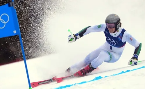 
          Imagem ilustrativa da imagem Lucas Braathen lidera 1ª descida no slalom gigante dos Jogos de Inverno
          