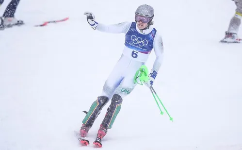 
          Imagem ilustrativa da imagem Lucas Pinheiro cai na primeira descida e é eliminado no slalom
          