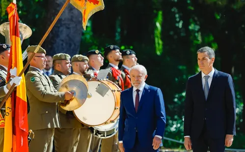 
          Imagem ilustrativa da imagem Lula alerta sobre risco de bets e big techs para famílias e democracia
          