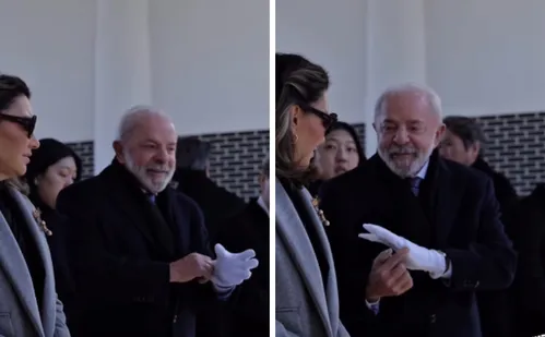 
          Imagem ilustrativa da imagem Lula ganha luva de quatro dedos durante agenda na Coreia do Sul
          