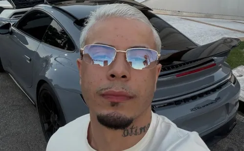 
          Imagem ilustrativa da imagem MC Tuto deixa a prisão após atropelar jovem durante gravação de videoclipe
          