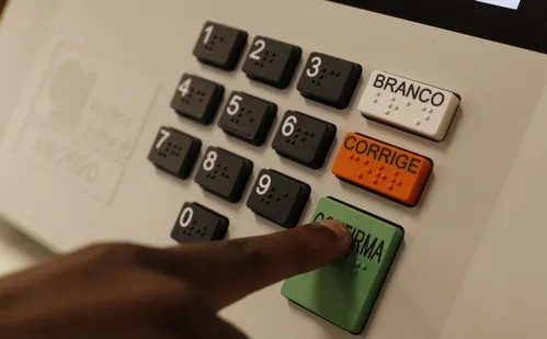 
          Imagem ilustrativa da imagem Mais de 16 mil adolescentes estão aptos a votar no ES este ano
          