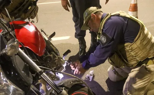 
          Imagem ilustrativa da imagem Mais de 60 condutores são multados em blitz contra abusos no trânsito em Vila Velha
          