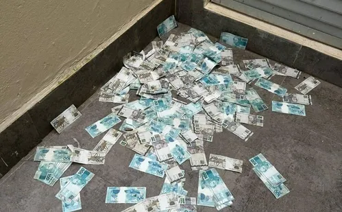 
          Imagem ilustrativa da imagem Mala de dinheiro é jogada da janela durante operação da PF do caso Master
          