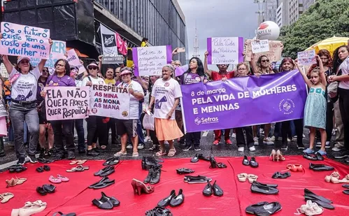 
          Imagem ilustrativa da imagem Manifestações pelo Brasil pedem o fim da violência contra a mulher
          