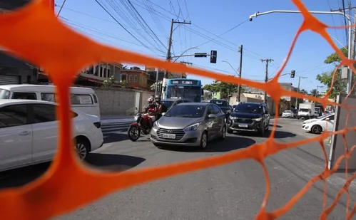 
          Imagem ilustrativa da imagem Mão única na Rodovia do Sol: novas intervenções vão ser feitas de madrugada
          