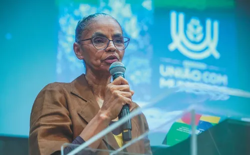 
          Imagem ilustrativa da imagem Marina Silva decide permanecer na Rede e apoiará Lula e Fernando Haddad
          