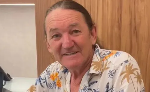 
          Imagem ilustrativa da imagem Marquito respira sem ajuda de aparelhos, mas estado segue grave, diz boletim médico
          