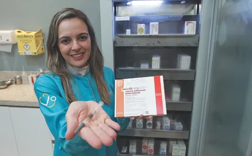 
          Imagem ilustrativa da imagem Médicos explicam as diferenças entre vacinas contra a gripe
          