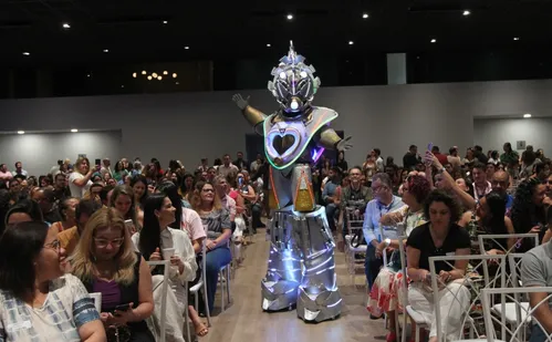 
          Imagem ilustrativa da imagem Meeting Tribuna de Educação vai debater caminhos para escolhas mais conscientes
          