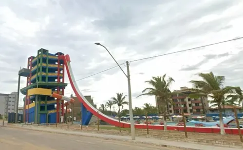 
          Imagem ilustrativa da imagem Menina de 3 anos morre após se afogar em piscina de parque aquático em Guriri
          