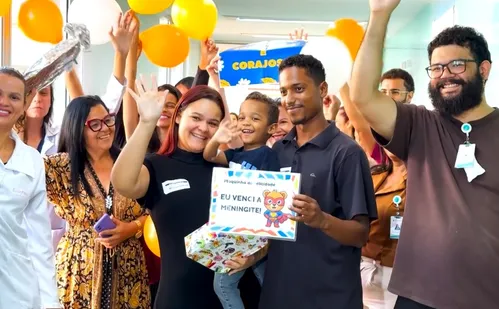 
          Imagem ilustrativa da imagem Menino de 3 anos internado com Meningite B recebe alta
          