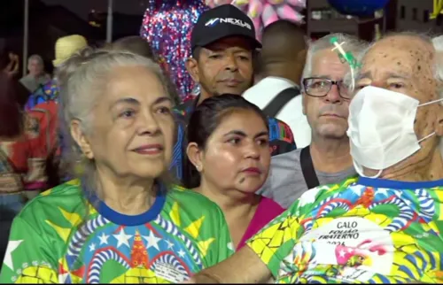 
          Imagem ilustrativa da imagem “Minha realização”: pai e braço direito de Leopoldo Nóbrega visita o Galo de maca
          