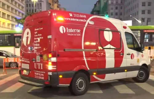 
          Imagem ilustrativa da imagem “Minha realização”: pai e braço direito de Leopoldo Nóbrega visita o Galo de maca
          