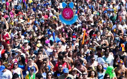 
          Imagem ilustrativa da imagem Ministério Público de SP vai investigar superlotação em blocos de rua
          