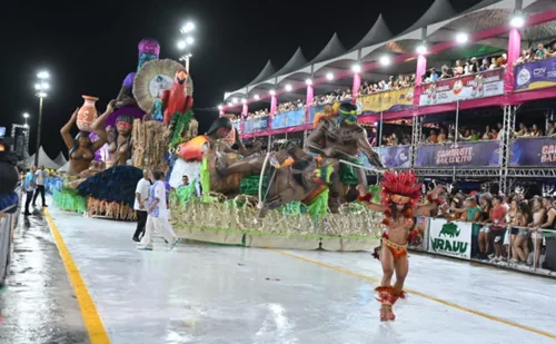 
          Imagem ilustrativa da imagem Mocidade da Praia celebra tradição junina no Sambão
          