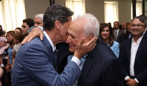 
          Imagem ilustrativa da imagem Momento de Lorenzo Pazolini pegar a estrada
          