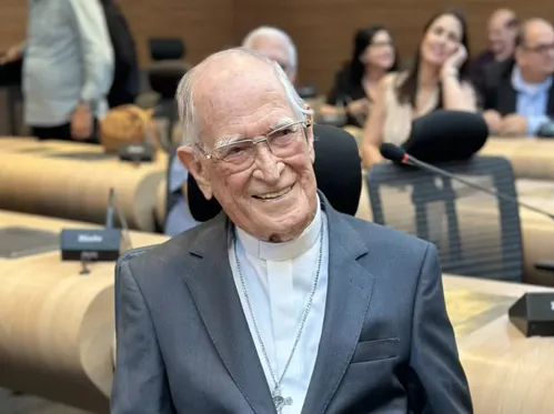 
          Imagem ilustrativa da imagem Morre Monsenhor Romeu da Fonte, sacerdote mais antigo da Arquidiocese no Recife
          