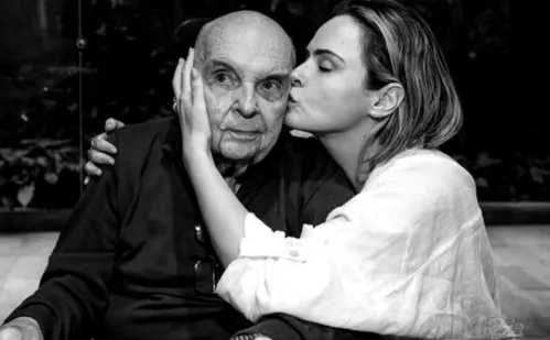 
          Imagem ilustrativa da imagem Morre pai de Ana Paula Renault e família decide não comunicar a participante do BBB
          