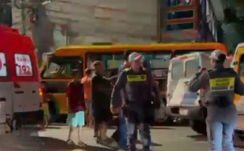 
          Imagem ilustrativa da imagem Motorista de van morre após passar mal enquanto conduzia em Vila Velha
          