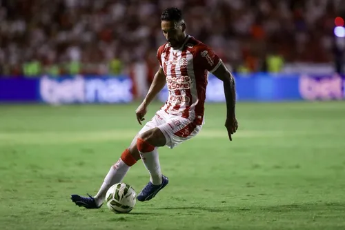 
          Imagem ilustrativa da imagem Náutico perde Júnior Todinho para estreia na Série B após cirurgia no joelho
          