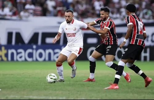 
          Imagem ilustrativa da imagem Náutico vence Clássico das Emoções e abre vantagem na semifinal do Pernambucano
          