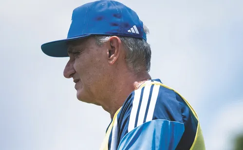 
          Imagem ilustrativa da imagem No comando do Cruzeiro, Tite fica frente a frente com o Timão
          