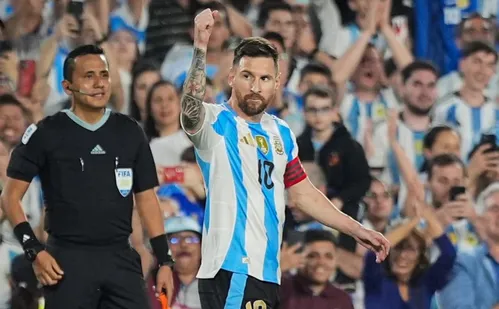 
          Imagem ilustrativa da imagem Novo formato e 48 seleções: expectativa em alta para a Copa do Mundo 2026
          