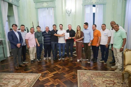 
          Imagem ilustrativa da imagem "Nunca fechei as portas para o governo do Estado", afirma Renzo
          