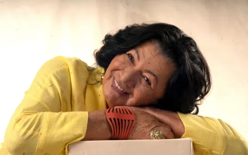 
          Imagem ilustrativa da imagem O barro que vestiu a menina: a poesia moldada da Mestra Nicinha
          