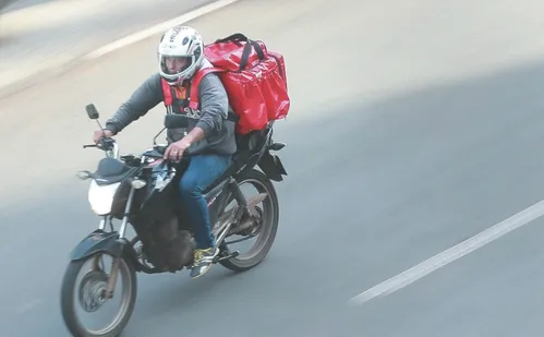 
          Imagem ilustrativa da imagem O que pode mudar para motoristas e entregas por aplicativo com nova lei
          